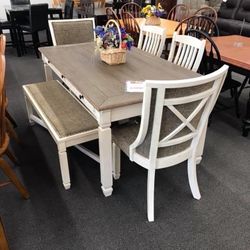 Bolanburg Antique White/Oak Dining Room Set (Dining table and Chairs