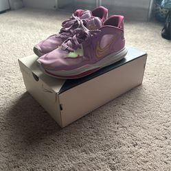 Nike Kyrie Low 5 Orchid/Yellow Dtrike