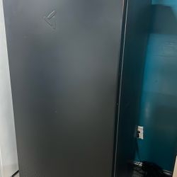 30”in Wide Gladiator Frezer Like New Perfect Working 