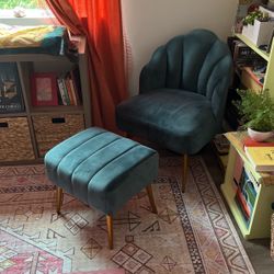 Ball & Cast Accent Chair with ottoman!