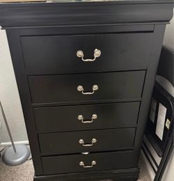 Dresser