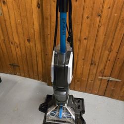 Bissel  CARPET CLEANER