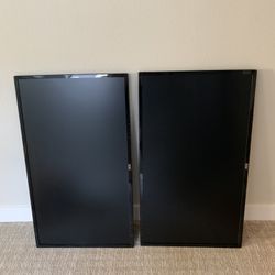 Two AOC 31.5” Monitors