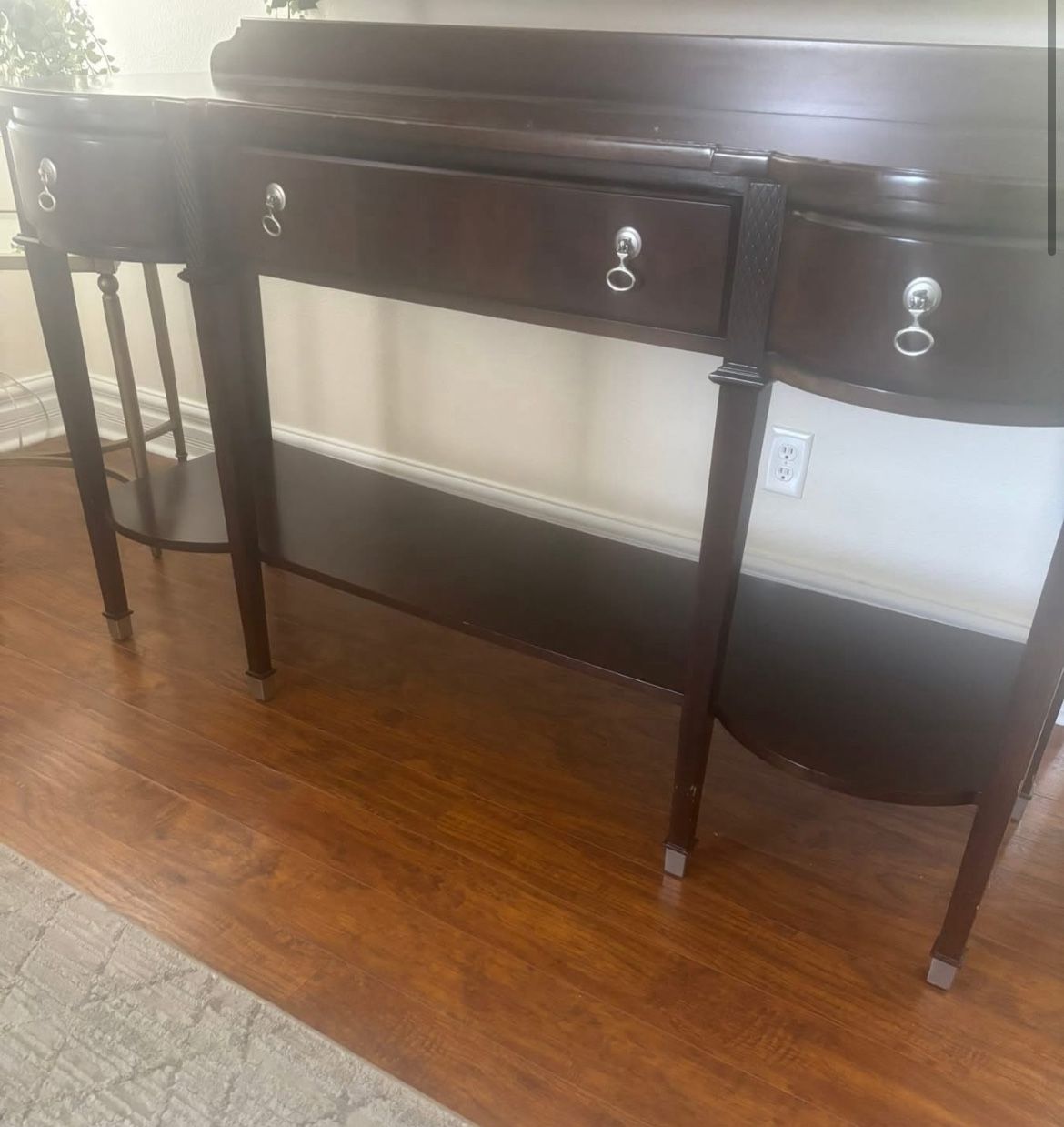 π Elegant Dark Wood Buffet / Console Table with Drawers $45 Firm β Las Vegas, NV Beautiful dark wood console / buffet table with a timeless design.