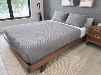 Modern Solid Wood Queen Bedroom Set – Bed, Dresser & Nightstand