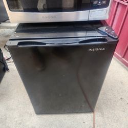 Mini Fridge Small Refrigerator Dorm Fridge Refri Microwave 