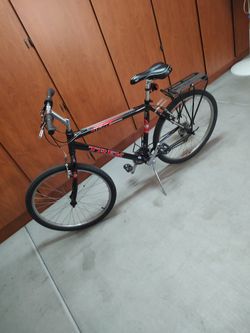 TREK MOUNTAIN BIKE