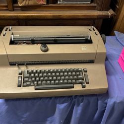 IBM Selectric II Typewriter 