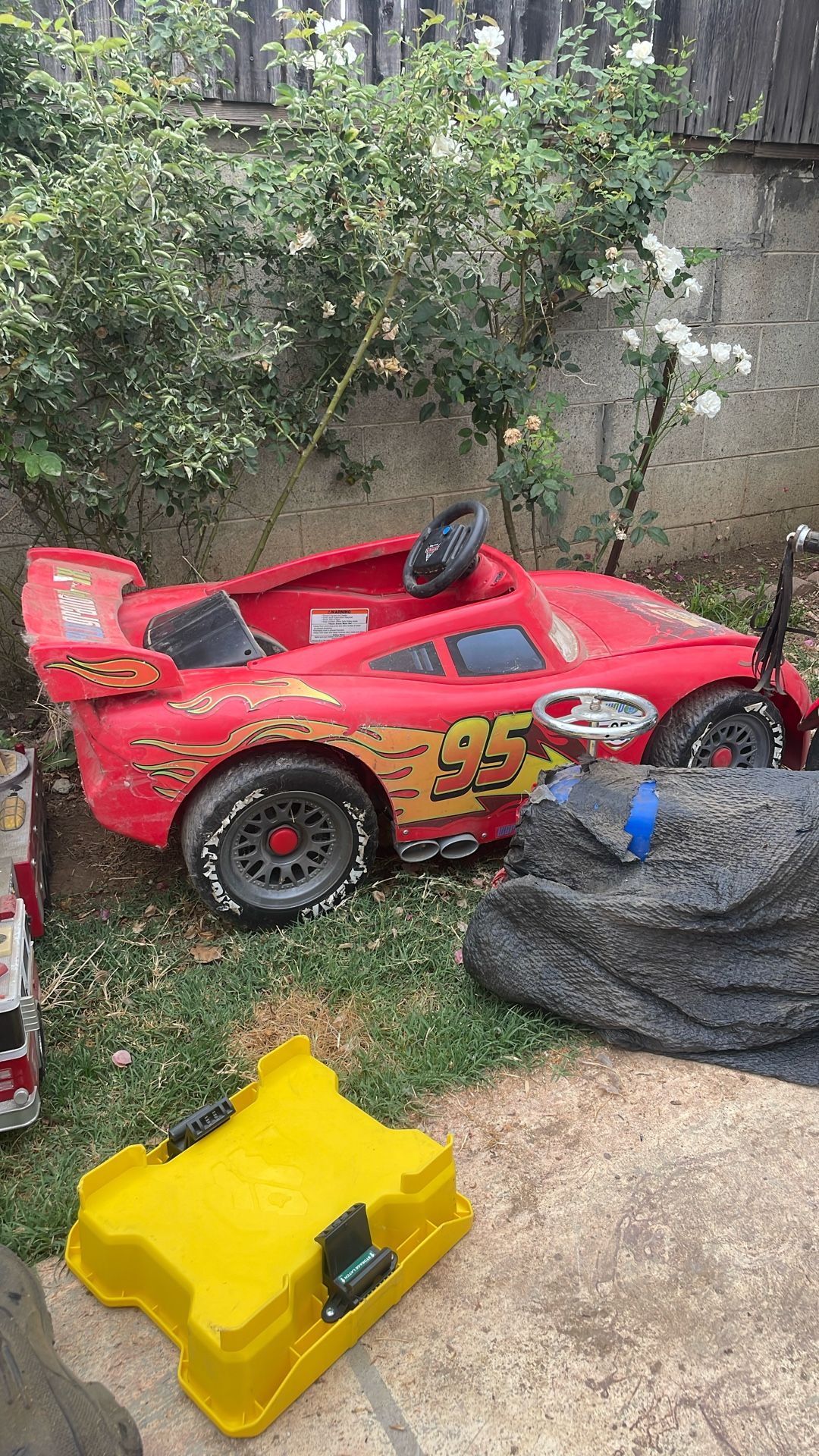 Lightning McQueen Disney Electric Car