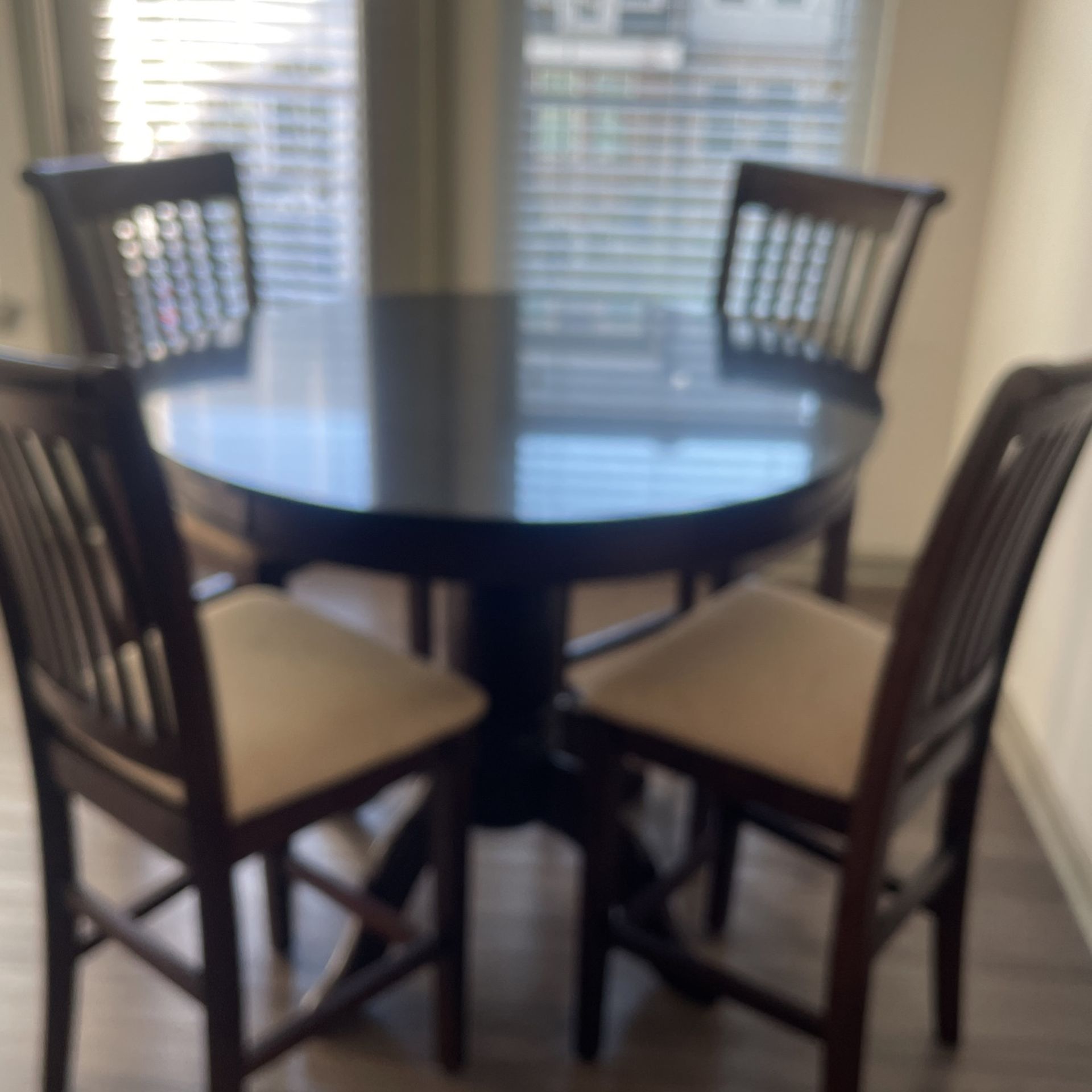 Beautiful Marble Table (4) Chair Dining Room Set