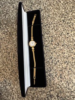 Caravelle Bulova Elegant Gold Plated Quartz  Watch Made in Hong Kong