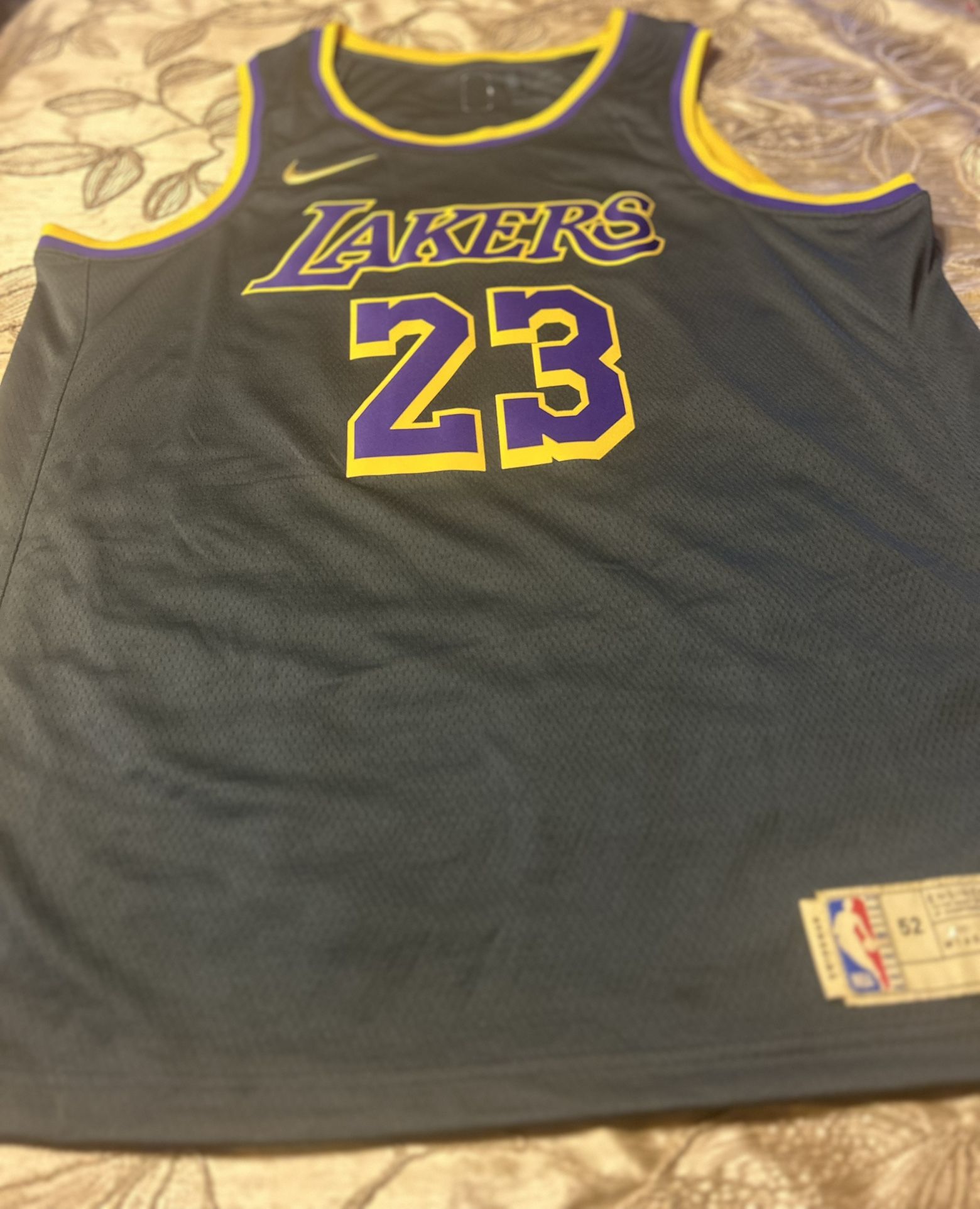 Lakers King James Lakers Jersey XL23 NBA Like New Condition 