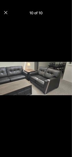 Living Room 5 piece set Leather, nearly brand-new