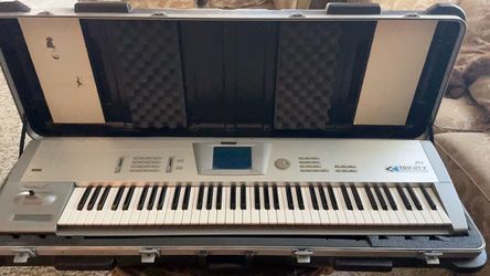 Korg  pro trinity keyboard