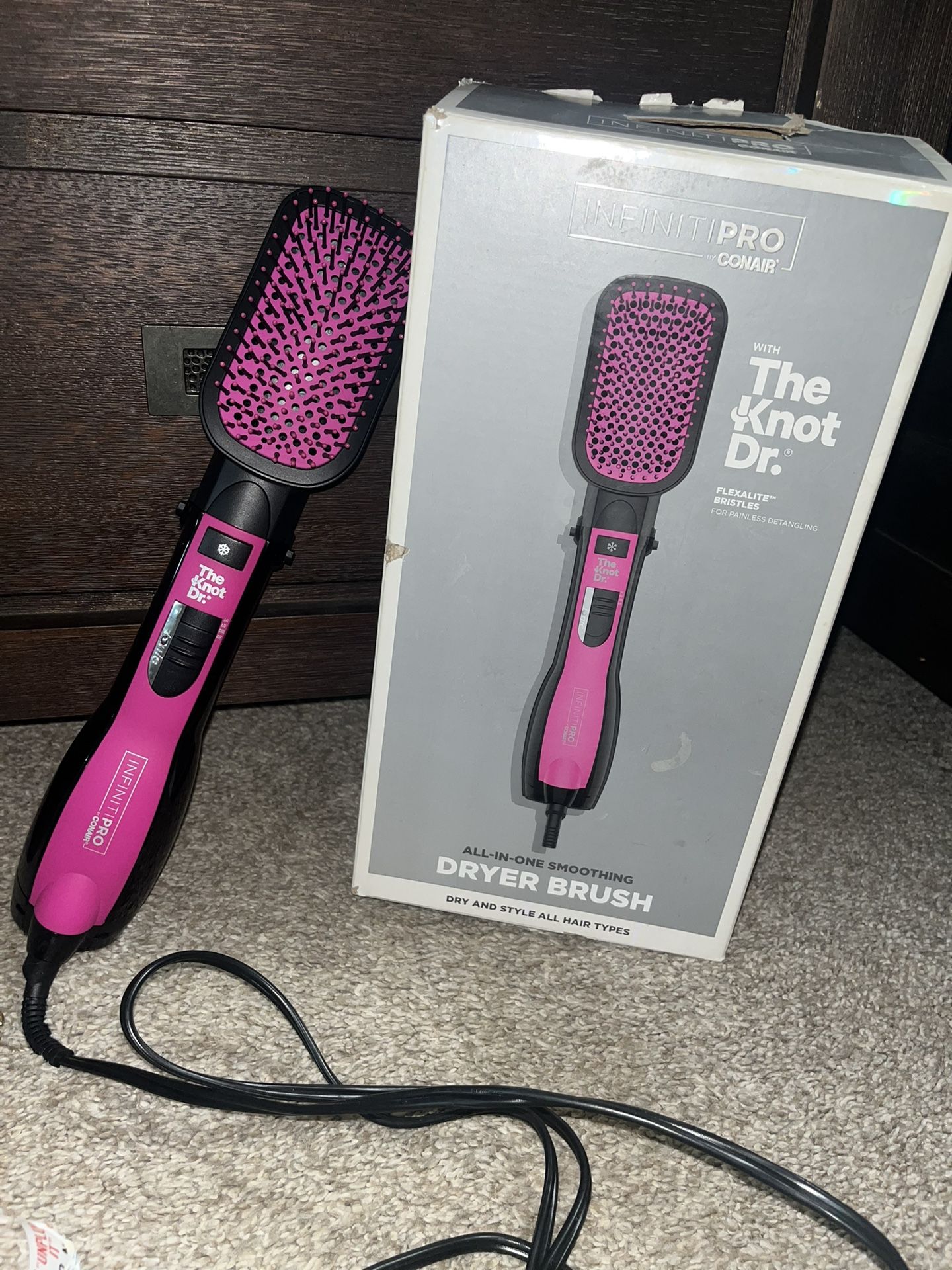 Hair straightener brush