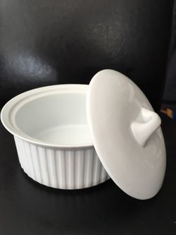 Really cute round cooking dish with lid