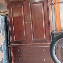 PENNSYLVANIA Dresser 