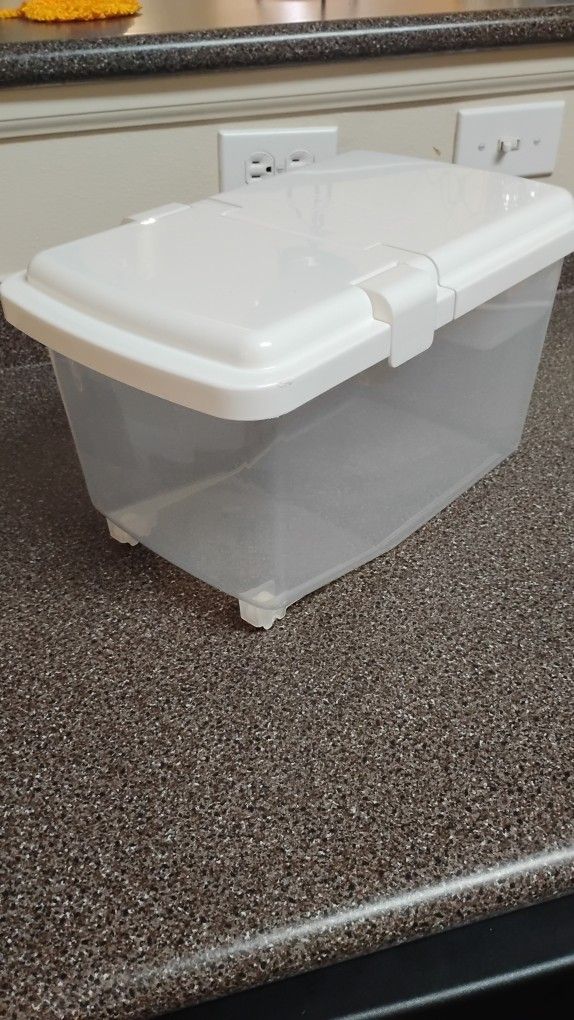 JapanBargain , Rice Storage Container Japanese Kome Bitsu Clear Plastic Dry Food Storage with Lid Great for Pet Food Dog Food Cat Food Treat Kitchen P