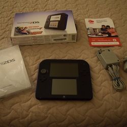 Nintendo 2DS Complete In Box