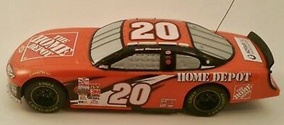 Vintage NEW 2003 Collectible Tony Stewart NASCAR/HOME DEPOT REMOTE CONTROL RACE CAR #20