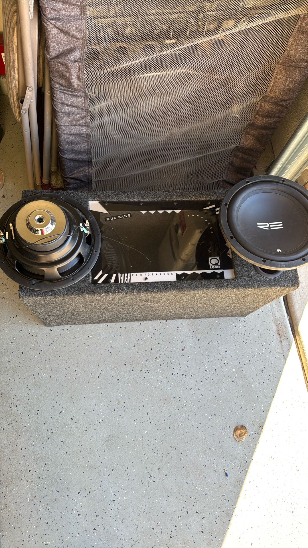 2 10” Subwoofers With Bandpass Box