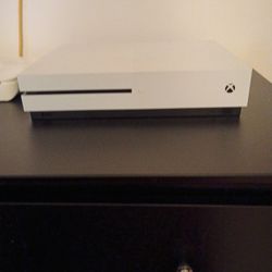 Insignia 75" Smart TV & 1 TB Xbox One S Deal