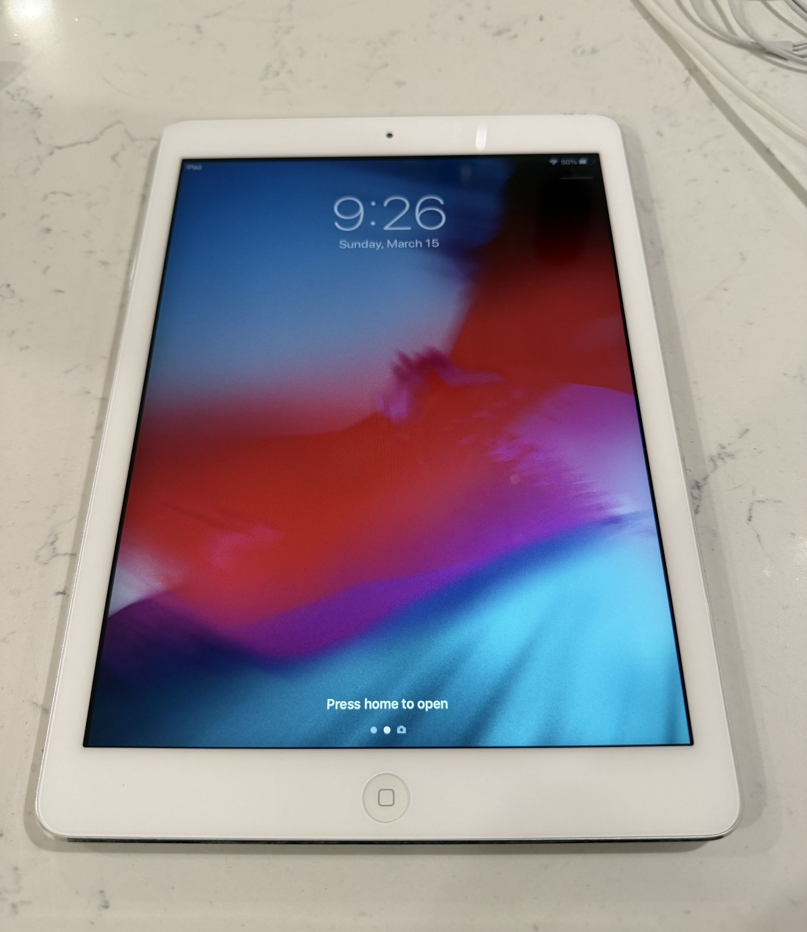 Apple iPad Air (1st Generation) 32GB Wi-Fi