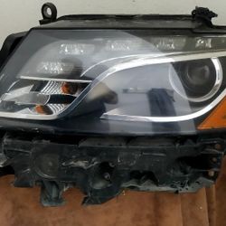 2009 /2012 Audi Q5 SUV Front Headlights (Hid)