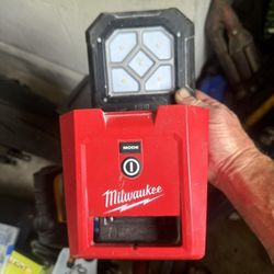 Milwaukee Led Flood Light 
