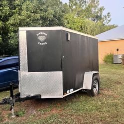 2021 Enclosed Trailer 5x9 Like New Barely Use