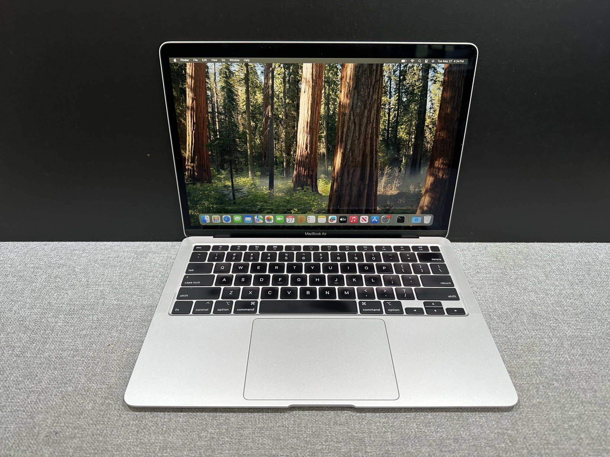 Apple MacBook Retina Air 13" Laptop Silver 2020 1.1GHz i5 8GB 1TB SSD
