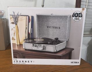 Like New!! Victrola Journey & Signature Bluetooth Suitcase Record Player