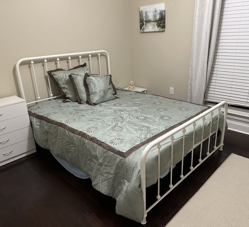 New Queen Bed With New Matrix 