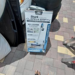 Shark Cordless Clean And Empty