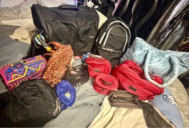 13 pcs Preowned & new . All in good condition . Totes, bags, backpacks ETC… located off lake mead and Simmons area asking $20 for all
