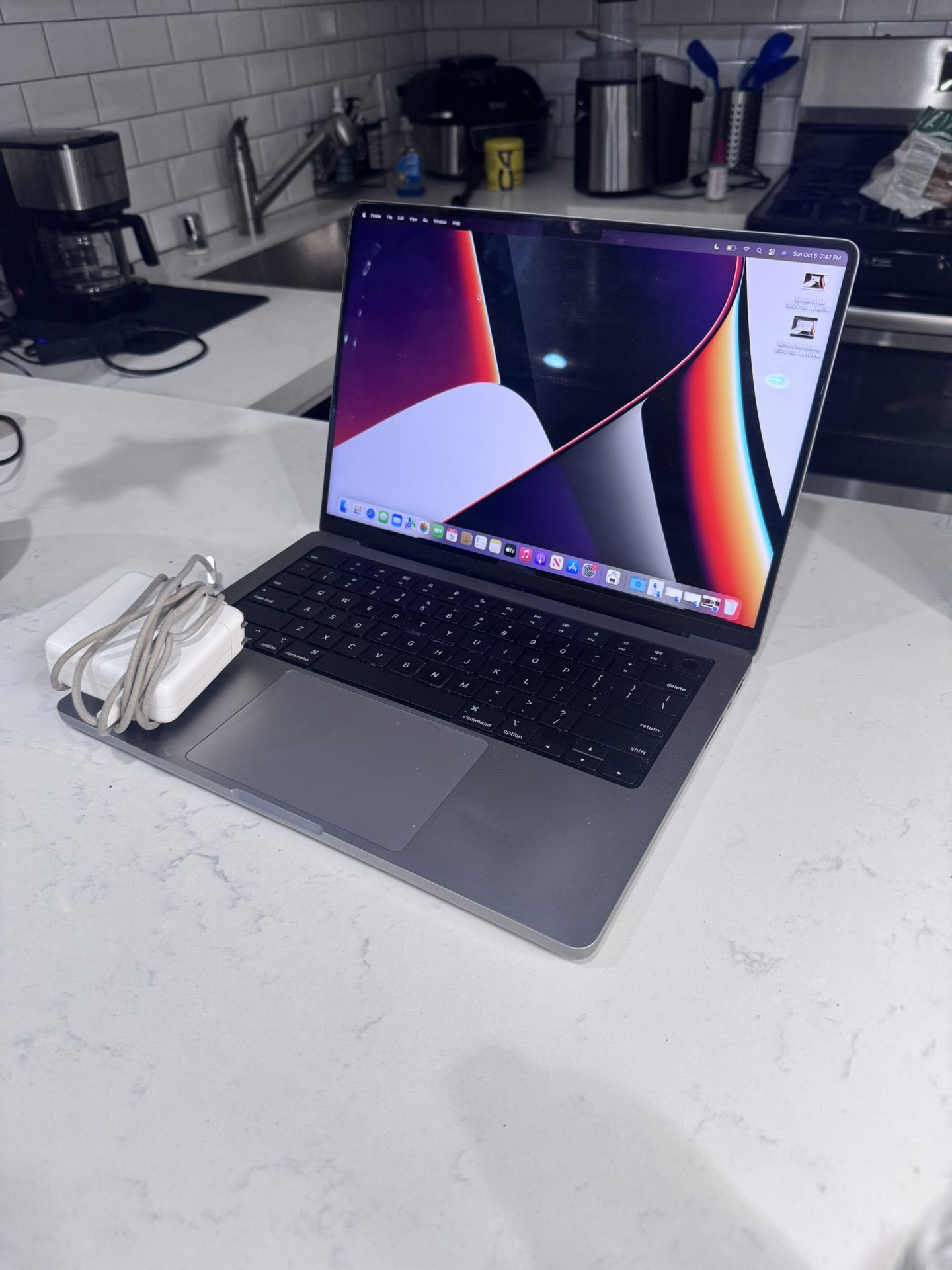 MacBook Pro 14-inch (2021, M1 Pro) – 16 GB RAM / 500 GB SSD