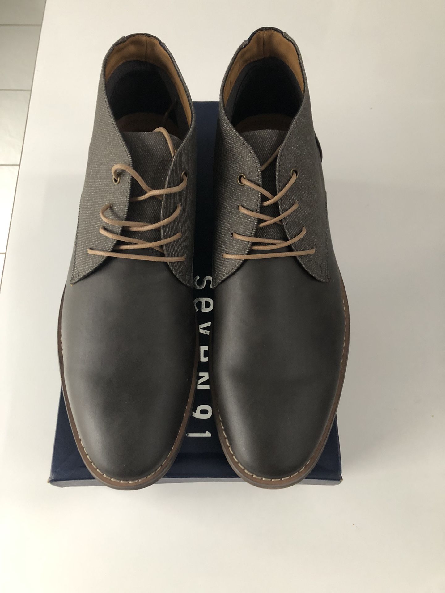 Mens Seven91 Chukka Boots. Brand New.