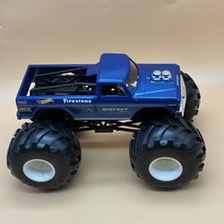 2021 HOT WHEELS MONSTER TRUCKS OVERSIZED - BIGFOOT - 1:24