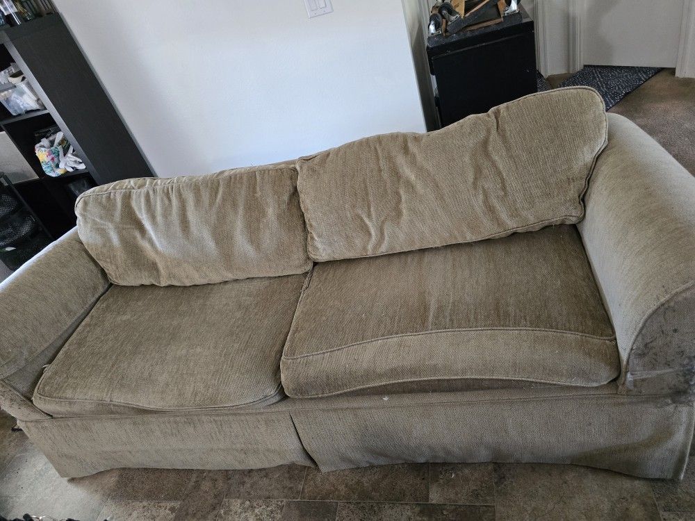 FREE 7'COUCH