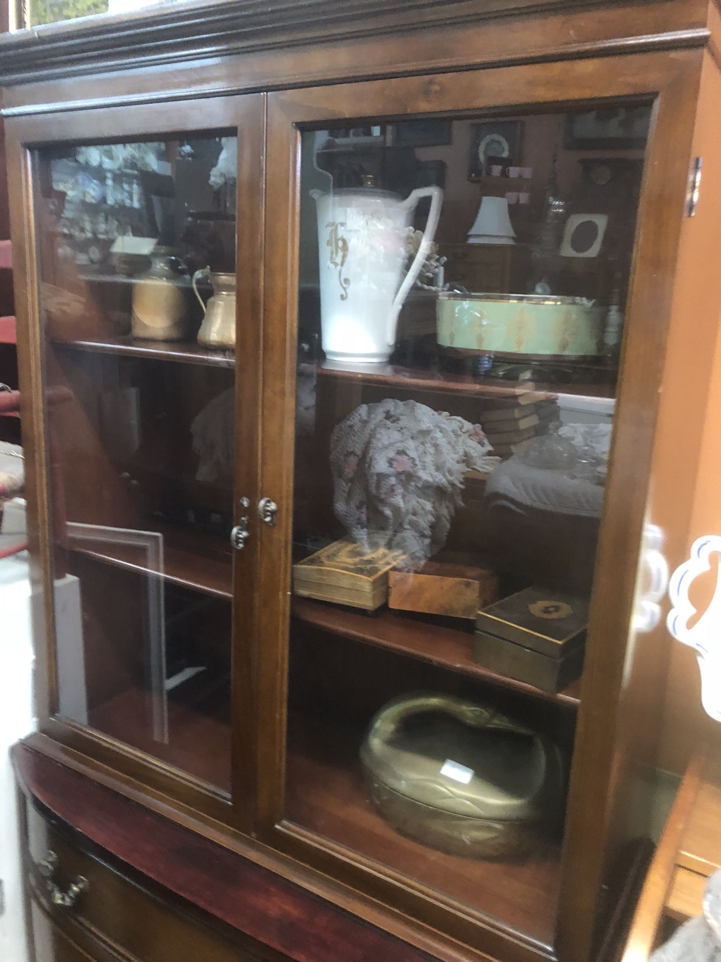 Vintage antique china cabinet pick up la Mesa