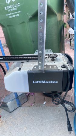 Lift master with control excellent condition