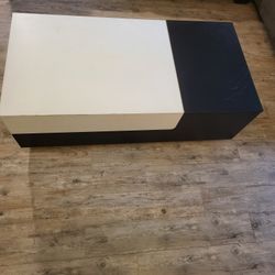 Moving Sale, variety of items listed