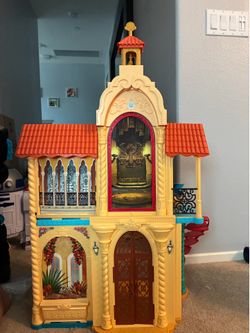 Elena of Avalor castle