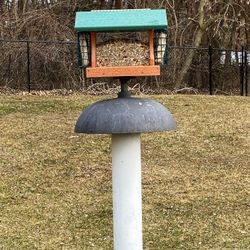 Going Green Large Premiet Bird Feeder Model