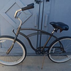 Beach Cruiser.     26"tires.     Firmstrong 
