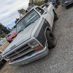 Parting Out 1987 Dodge Truck Parts