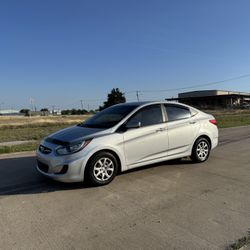 2013 Hyundai Accent 