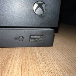 Xbox One X 1tb / Make An Offer