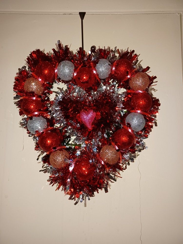 Heart Shaped Valentine Wreath