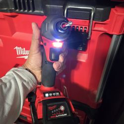 Milwaukee M18 FUEL SURGE          2760-20